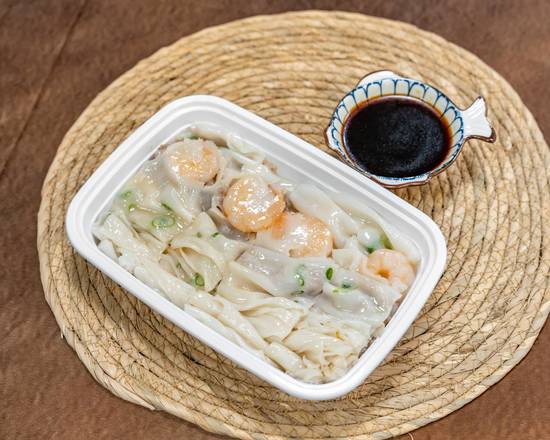 A10. Beef with Pork and Shrimp Rice Roll 三拼肠粉